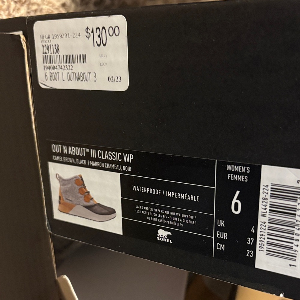 Like New
Sorel Women’s Out 'N About III Classic WP Boots - Camel and Black